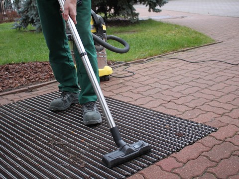 Comment nettoyer les balais d'essuie-glace en aluminium pour qu'ils durent des années ?